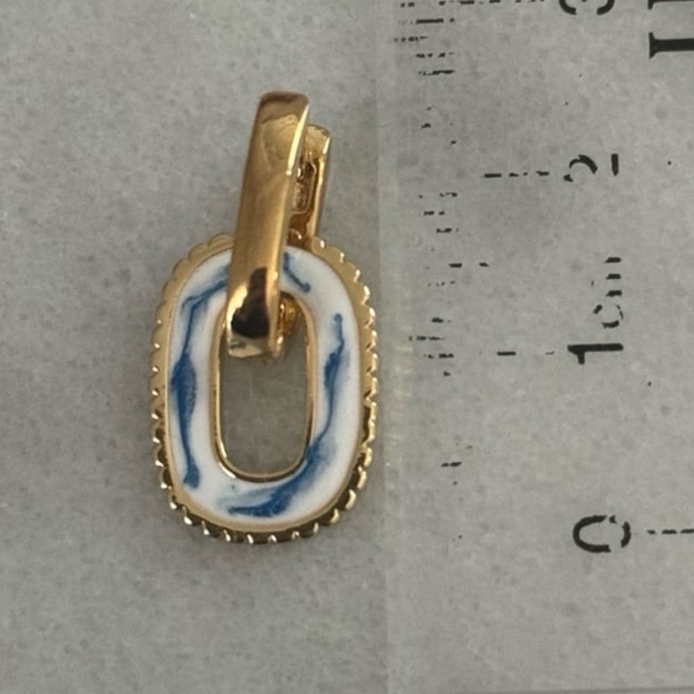 Gold Blue White Oriental Painted Double Oval Hoop Earrings
Brand New - Picture 2 of 4